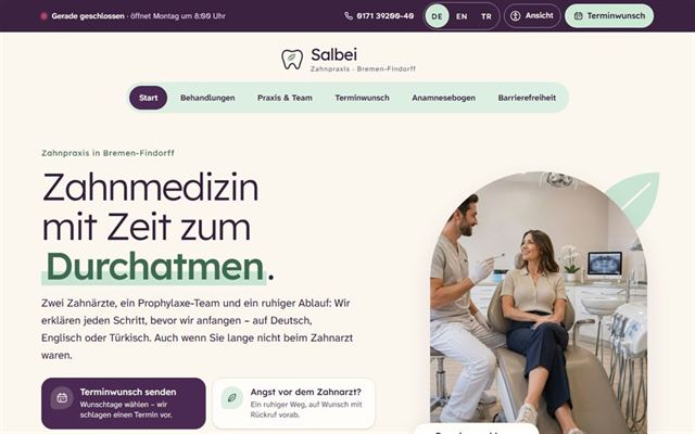 Startseite der Beispiel-Website Zahnpraxis Salbei mit dem Satz „Zahnmedizin mit Zeit zum Durchatmen“